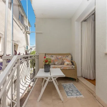 Apartment Little House *